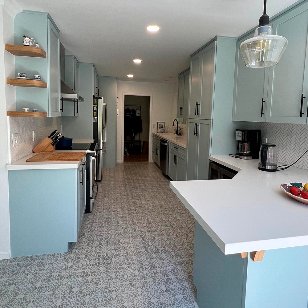 Palo Alto Studio Kitchen Image 5